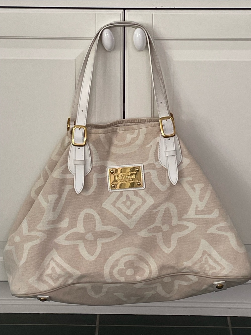 Louis Vuitton Tahitian Cabas Jumbo Monogram Gm bag.
